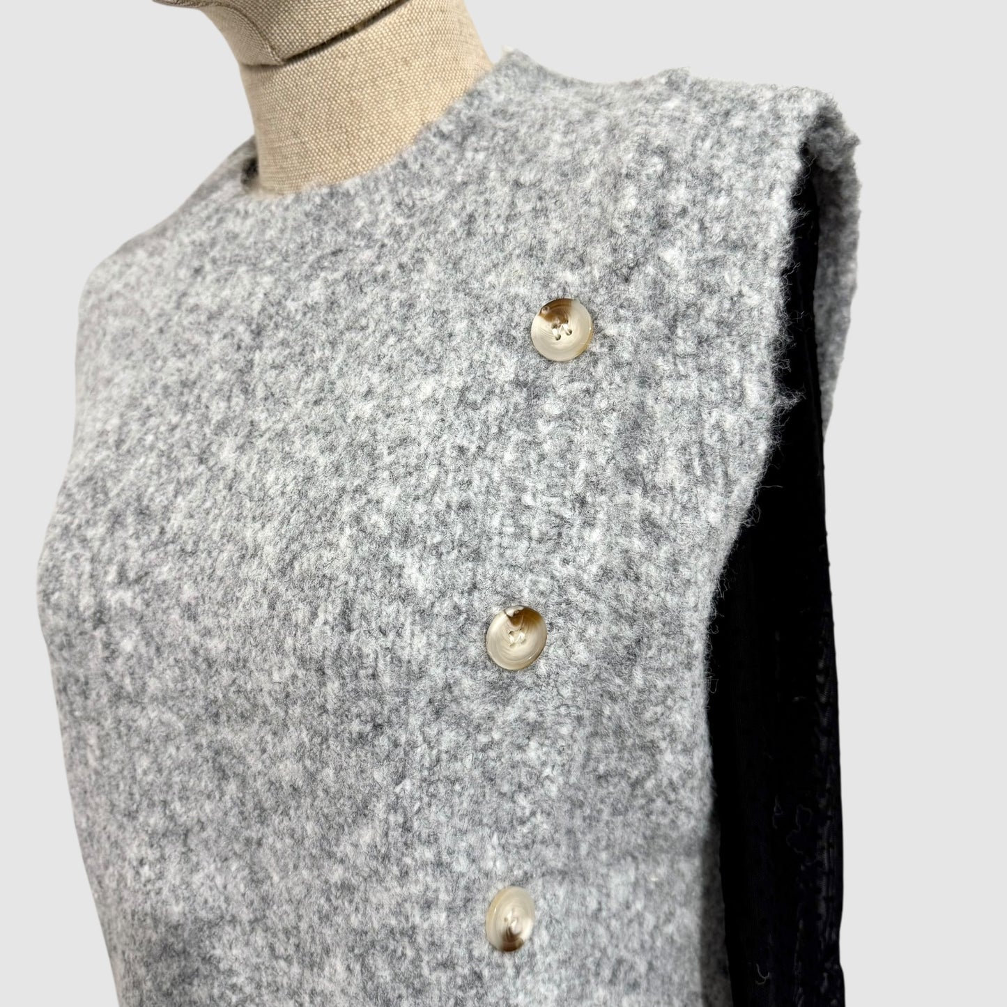 Pull sans manches boutons