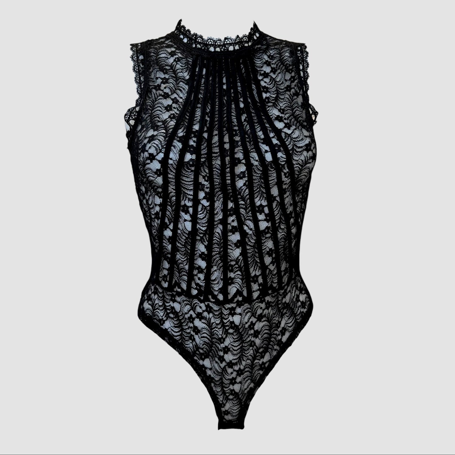 Body dentelle col montant – sans manches (noir ou blanc)