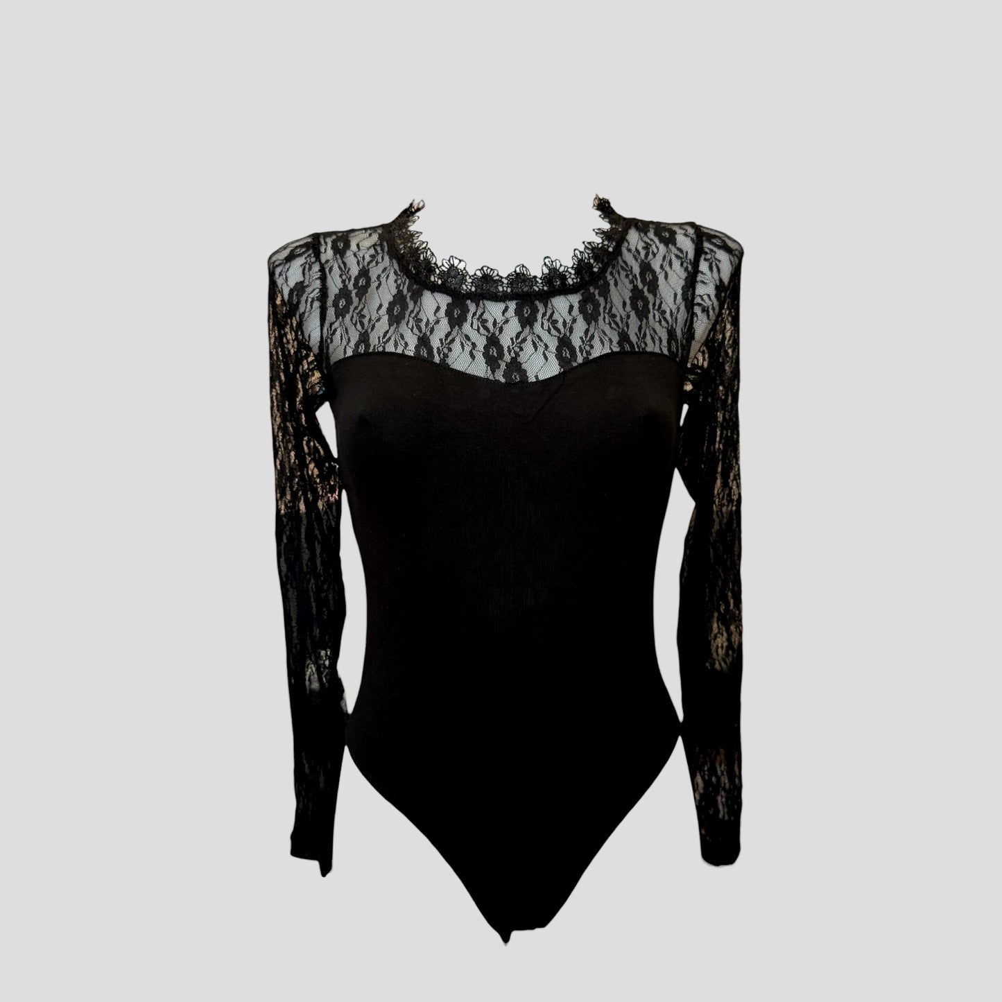 Body noir à dentelle – manches longues