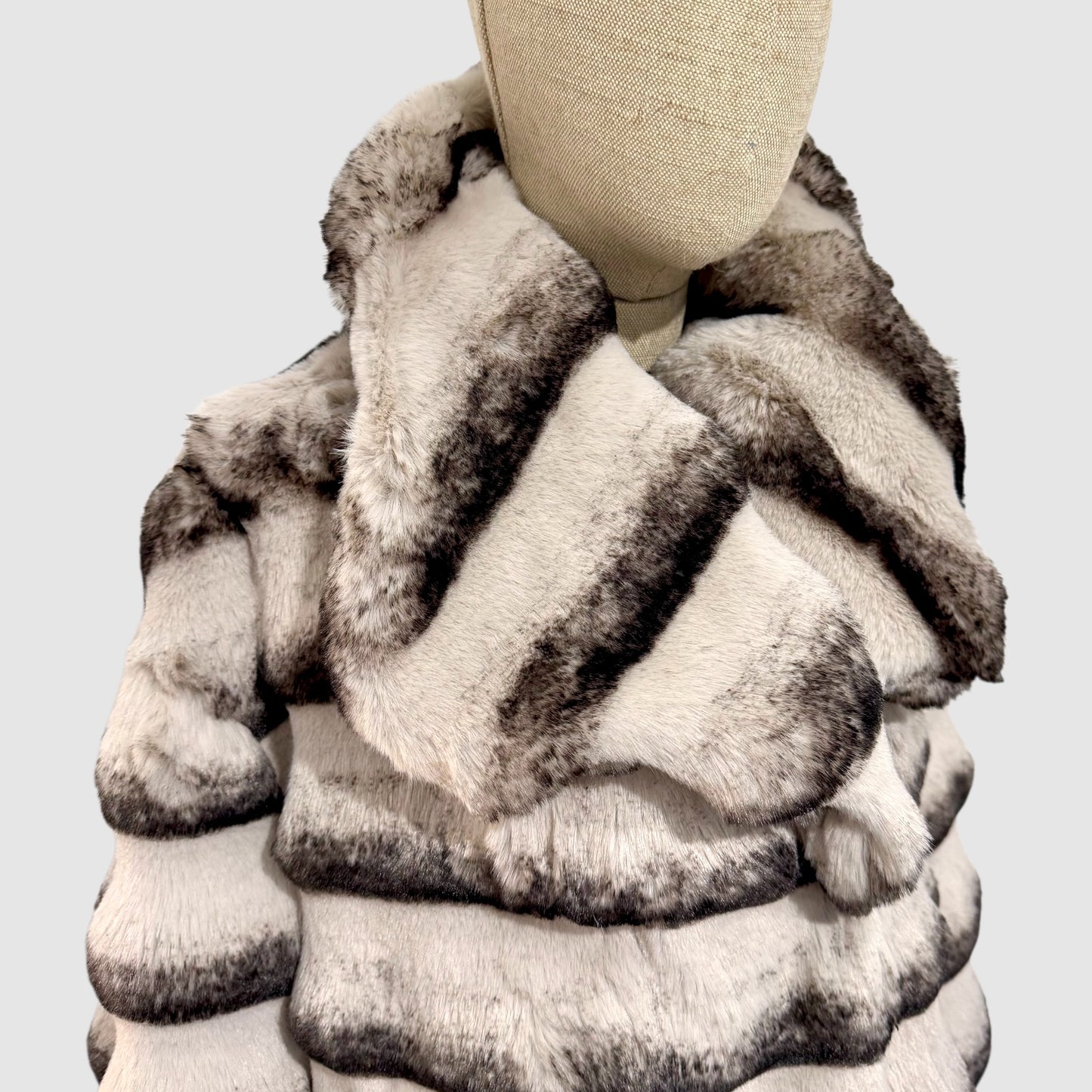 Manteau fausse fourrure