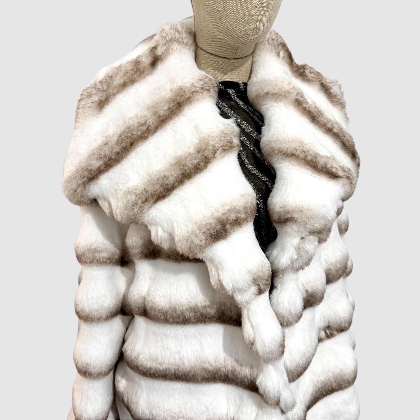 Manteau fausse fourrure