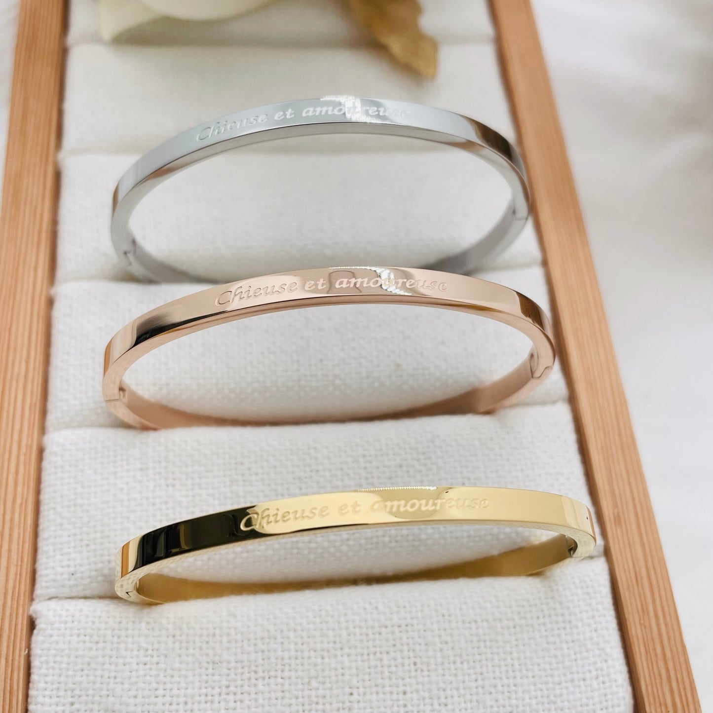Bracelet message "CHIEUSE ET AMOUREUSE"