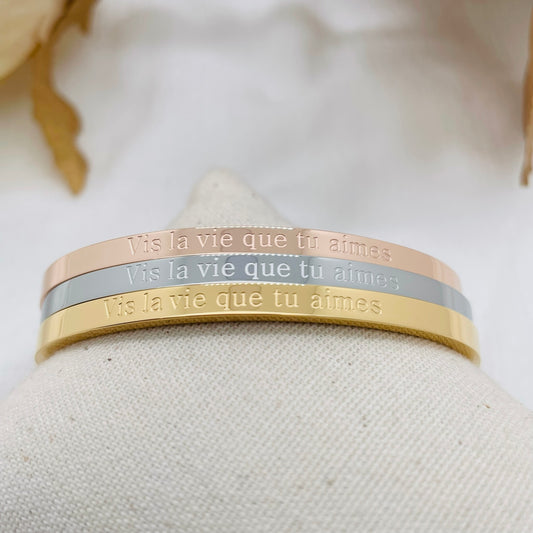 Bracelet message "VIS LA VIE QUE TU AIMES"