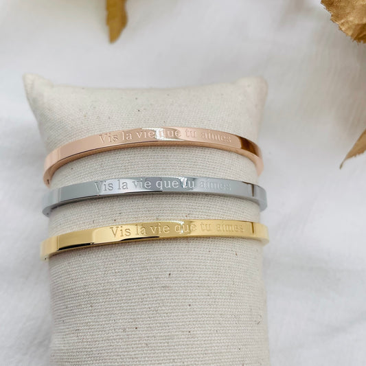 Bracelet message "VIS LA VIE QUE TU AIMES"