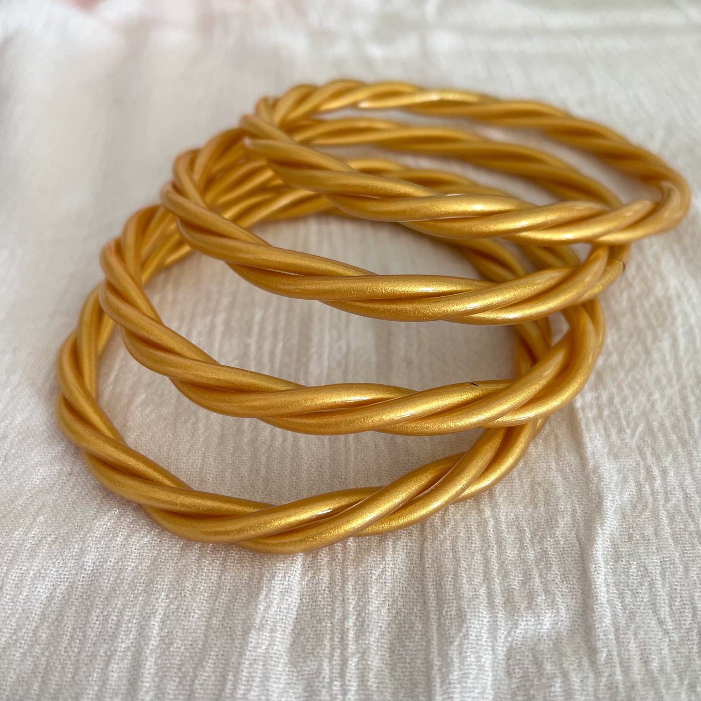 Jonc Bouddhiste torsadé light gold